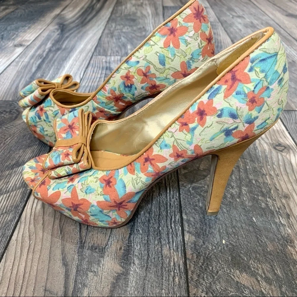Madden Girl Luckkie Bow Accent Floral Heels Sz 8